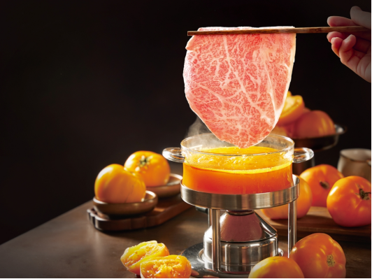 草菁菁火锅：二十年黄柿子汤的温暖记忆