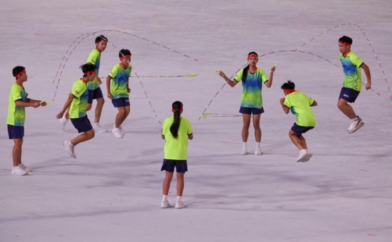 江博士健康鞋护足科技护航，助力广州花都跳绳队亮相十五运开幕式